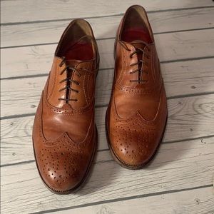 Johnston and Murphy’s Men’s Derby Wing Tips 9.5W